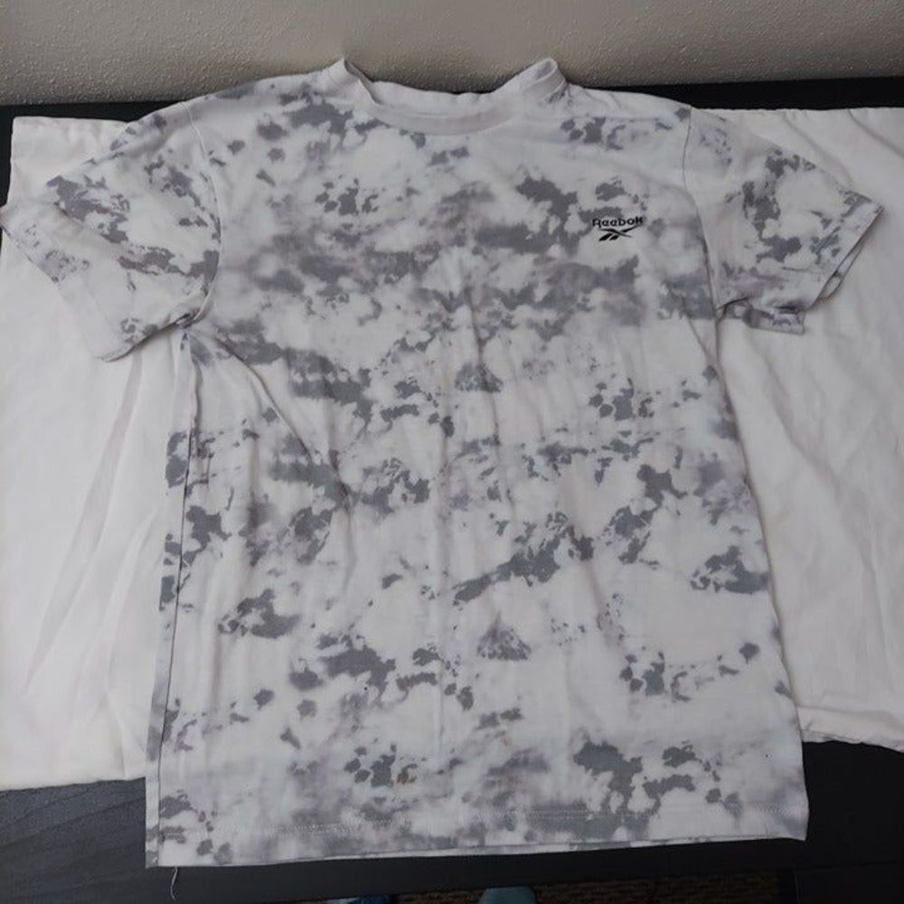 Reebok Athletic Light Heather Grey T Shirt Sz Lg Youth 14-16 Camo Short Sleeve